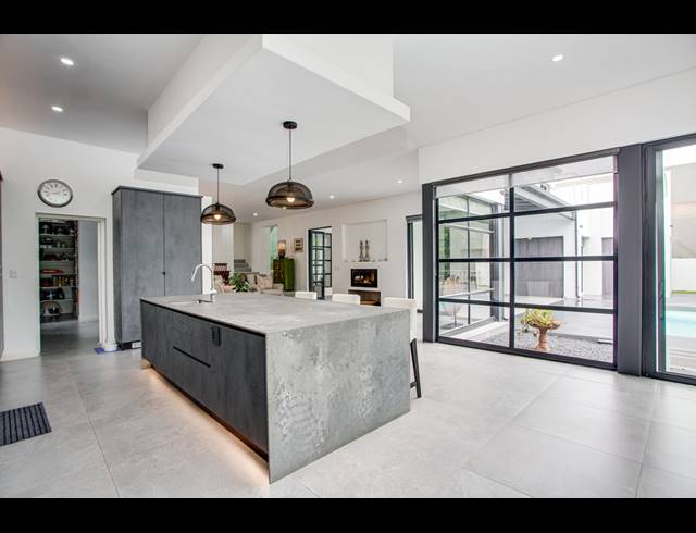 5 BEDROOM HOUSE FOR SALE IN DAINFERN GOLF ESTATE